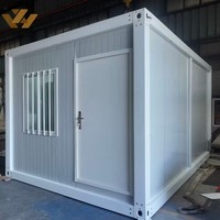 Maison conteneur modulaire en acier préfabriquée avec fenêtres et panneaux sandwich isolés pour bureau temporaire ou projet de dortoir