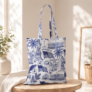 Sac <span class=keywords><strong>de</strong></span> la Fête <span class=keywords><strong>de</strong></span> l'Indépendance en <span class=keywords><strong>toile</strong></span> bleue et blanche avec imprimé d'enseignes et drapeaux américains, sac fourre-tout patriotique pour le 250e anniversaire des États-Unis - Product Image 1