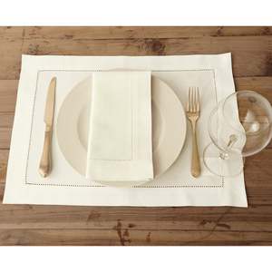 Sets de table en coton et lin avec ourlet festonné et texture tissée naturelle pour les hôtels, les restaurants et les fournisseurs de services alimentaires - Product Image 1
