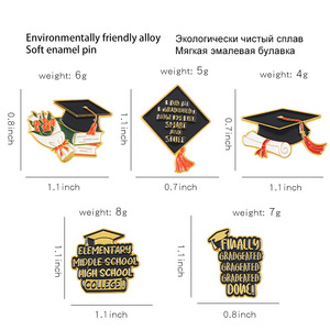 Nouveau Design cérémonie de remise des diplômes broche Phrase créative chapeau de doctorat fleur Corsage sac à dos Blouse broche - Product Image 2