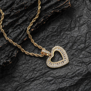 Colgante de corazón vacío sencillo, joyería hip-hop, accesorios, circonita incrustada en cobre, colgante de corazón vacío con cadena. - Product Image 3