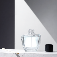Bouteilles diffuseurs en verre carrées irrégulières sans plomb personnalisées en usine, de 50 ml à 300 ml, récipients d'aromathérapie, logo et couleur personnalisables disponibles