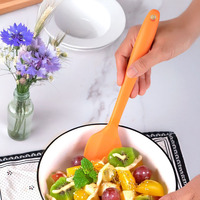Spatule en silicone flexible antiadhésive de qualité alimentaire 21*4.5cm 28g, compatible lave-vaisselle et micro-ondes, avec brosse et racloir inclus