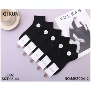 Calcetines deportivos de fibra de carbón de bambú negro para mujer - Product Image 1