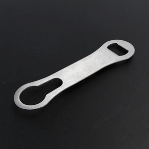 Abridor de botellas de acero inoxidable de 18 cm, forma plana, abridor de cerveza multifuncional para uso en el hogar y bar, fabricado en Yangjiang XR90578 - Product Image 1