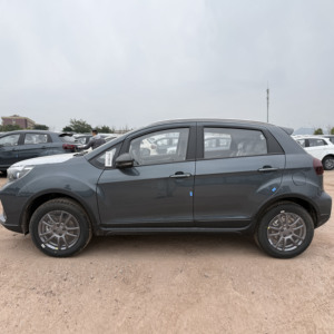 Voiture compacte SUV Geely Livan X3 Pro 1.5L grise 2025 à prix abordable, directement de l'usine, avec transmission automatique CVT, 5 portes, 5 places, essence, traction avant - Product Image 4