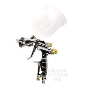 Pistola de Pulverización Iwata S-400-01 con Boquilla de 1.4 mm, Alimentación por Gravedad, Vaso de 1000 ml, Aleación de Aluminio, para Pintura Automotriz - Product Image 1