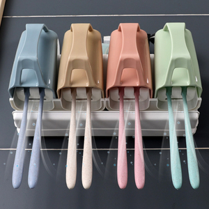 Set Familiare di Quattro Pezzi per Accessori da Bagno, Portaspazzolini Multifunzione da Parete <span class=keywords><strong>in</strong></span> <span class=keywords><strong>Plastica</strong></span> Ecologica Colorata - Product Image 3