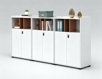 Poste de travail simple et moderne avec chaise de bureau, hauteur réglable, plateau épais en panneau de particules de bois massif