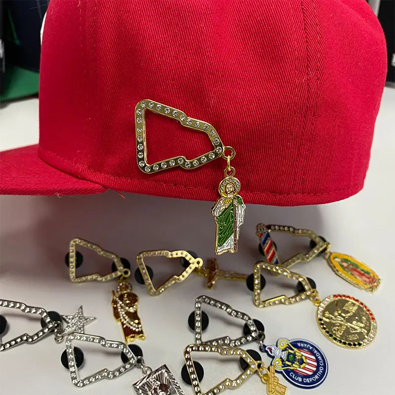 All'ingrosso custom metallo duro smalto tappi cappelli decorazione messicana cappello a spilla con cornice diamantata