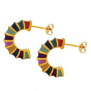 Boucles d'oreilles clous en acier inoxydable version coréenne pour femmes, design élégant, simple et tendance, polyvalent, articulation en C, ne ternit pas, doux - Product Image 1