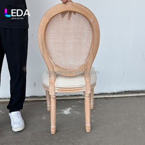 Chaise de salle à manger empilable LEDA en cuir PU, style bistrot moderne, durable, pour événements, inspirée des fermes anciennes françaises - Product Image 6