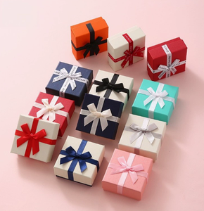 Juego de Cajas Rígidas Cuadradas para Joyería con Empaque de Alta Gama para Collares, Pendientes y Anillos - Product Image 4