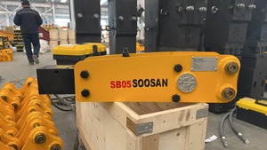 SOOSAN Brise-roche hydraulique SB 05 TOP TYPE, Moteur neuf pour mini-excavatrices et chargeuses compactes Bobcat 0,8-2,5 tonnes, Garantie 1 an - Product Image 3