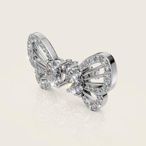 Boucles d'oreilles Ailes Luminelle mettant en vedette des silhouettes incurvées gracieuses avec des accents étincelants qui capturent la lumière et ajoutent une touche de magie - Product Image 3