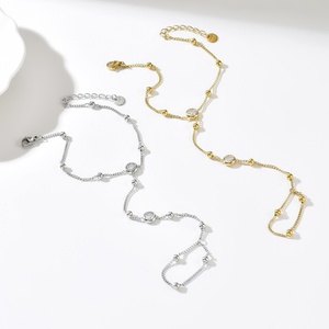 Bracelet de doigt pour femme en acier inoxydable couleur or, incrusté de zircon, style européen et américain, chaîne haut de gamme exquise et de niche - Product Image 2
