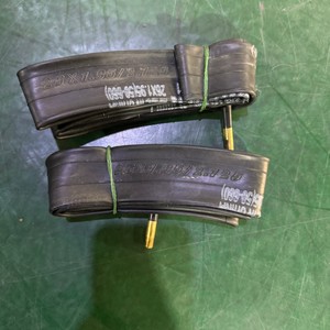 Cámara de aire de caucho butílico de alta calidad para <span class=keywords><strong>bicicleta</strong></span>, 26*1.50/26*1.75/26*1.95/26*2.125/26*2.1/26*2.4, 20/22/24/26/27.5/<span class=keywords><strong>29</strong></span> pulgadas - Product Image 1