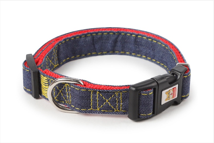 ปกสีแดง