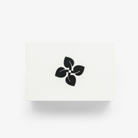 Boîte cadeau rigide magnétique blanche de qualité supérieure, boîte rigide personnalisée avec logo et insert en mousse pour l'emballage de thé en feuilles et de sachets de thé