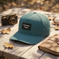 Casquette de golf OEM ajustable à 5 panneaux découpée au laser, casquette de baseball perforée découpée au laser avec cordon hydro, logo personnalisé pour les sports de golf