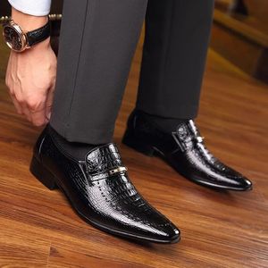 Chaussures en <span class=keywords><strong>cuir</strong></span> PU pour hommes de haute qualité, <span class=keywords><strong>semelle</strong></span> extérieure en caoutchouc antidérapante, élégantes et simples, grandes tailles, chaussures en <span class=keywords><strong>cuir</strong></span> pour affaires - Product Image 2