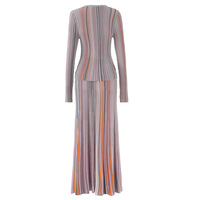 Nouvelle collection Printemps 2026 : Ensemble décontracté pour femme en tricot avec fil doré et argenté, comprenant un pull et une jupe midi en maille, idéal pour les fêtes.