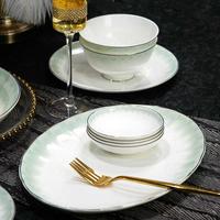 Service de table en porcelaine fine vert dégradé minimaliste avec bordure argentée, vaisselle en céramique de haute qualité pour repas raffinés