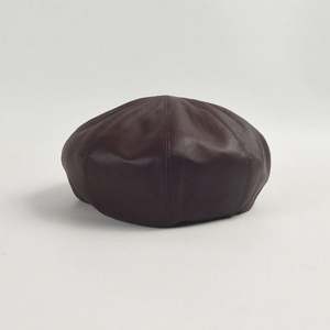 Nouveau Béret en Simili Cuir Doux Effet Peau de Mouton 2024 pour Femme – Chapeau Simple Style Nuage pour Automne Hiver - Product Image 3