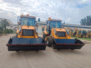 Nouvelle usine 2024 Chargeuse compacte 4x4 et chargeuse-pelleteuse avec moteur Cummins, capacité de charge nominale de 2500 kg, boîte de vitesses - Product Image 5