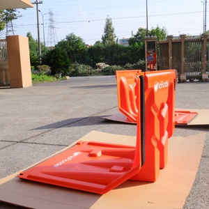 <span class=keywords><strong>Barrière</strong></span> <span class=keywords><strong>anti</strong></span>-<span class=keywords><strong>inondation</strong></span> amovible en plastique ABS en forme de L pour le contrôle des inondations, équipement de sauvetage d'urgence en gros - Product Image 3