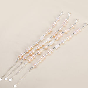 Pulsera de Perlas Blancas Versátiles al por Mayor, Estilo Gatito, Lindos Dijes y Amuletos de Moda Sencillos con Fragancia - Product Image 3