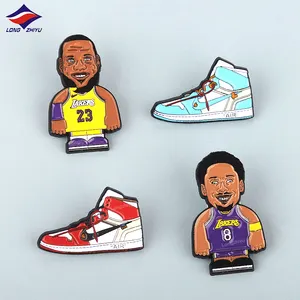 Longzhiyu Bros Pin Pemain Basket, Logo Pin Enamel Kartun Terkenal Kustom Sneakers Sederhana Kerah Pin Enamel Lembut untuk Hadiah