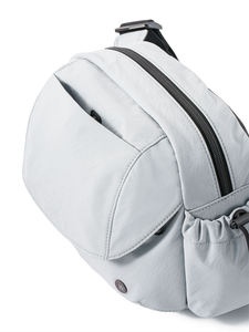 กระเป๋าโท้ทสะพายข้างสำหรับผู้หญิง ดีไซน์เนอร์ ผลิตจากโพลีเอสเตอร์รีไซเคิล คุณภาพพรีเมียม - Product Image 3