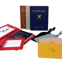 Ensemble de voyage transfrontalier : Porte-passeport en similicuir à motif avion estampé or, style simplicité urbaine, et ensemble d'étiquettes de bagage avec espace pour signature