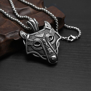 Collana da Uomo con Ciondolo <span class=keywords><strong>Lupo</strong></span> Ispirato alla Mitologia Nordica, Stile Hip Hop Vintage, Personalizzabile, in Acciaio Inossidabile Anti-Appannamento, Gioielli di Moda Raffinati - Product Image 2