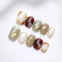 Ongles press-on faits à la main, Meilaude Caramel Gradient Gilded Texture Big Rhinestone Retro Short Square Nails