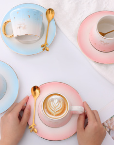 Tasse à café créative dégradée 220 ml, ensemble de tasses à thé et soucoupes, tasses à boire avec poignée dorée, mug en céramique avec cuillère dorée - Product Image 4