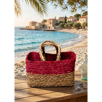 Panier rectangulaire en herbe tressé à la main avec bordure festif et poignée rouge (Rangement élégant et écologique)