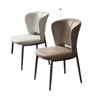 Chaise de salle à manger de style italien, cuir noir, avec structure en métal moderne, pour la maison, les hôtels, les restaurants et les salles à manger.