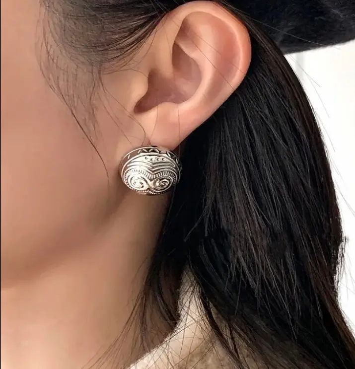 Kaimei Fashion Jewelry 925 Silver Needle Ethnic Style Design Elements Geometric Round Silver Pattern Hammered Stud Earrings