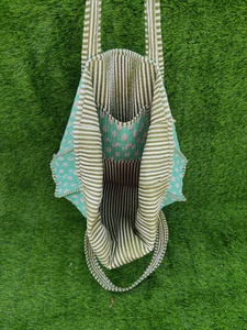 Bolso de mano acolchado de algodón con estampado de bloques de mano india | Bolso de hombro | Perfecto para regalos, regalos de Navidad, bolsa de viaje - Product Image 4