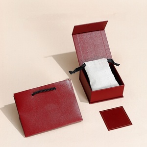 Elegante e Lussuosa Scatola di Spedizione in Cartone Rigido con Chiusura Magnetica, Fatta a Mano, per Gioielli, Bracciali e Oggetti Preziosi - Product Image 3