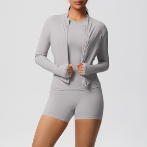 Set Sportivo 3 Pezzi alla Moda: Top e Shorts Yoga a Vita Alta, Elasticizzato in 4 Direzioni, Traspirante, per Allenamento e Fitness - Product Image 5