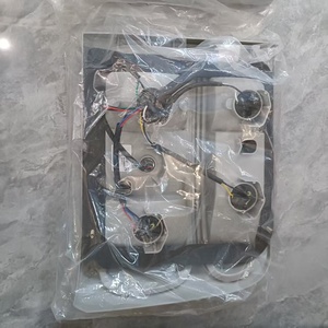 <span class=keywords><strong>Feu</strong></span> arrière standard pour bus Toyota Coaster, non chromé, lentille rouge transparente, remplacement OEM, côté gauche et droit - Product Image 4