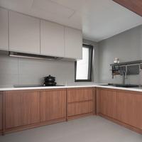 Robuuste, versterkte keukenkast van massief hout, vrijstaand, met olie- en vuilafstotende afwerking en anti-deformatie structuur voor langdurig gebruik.