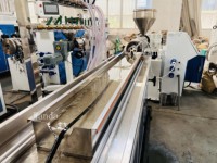 Ligne de production de bandes d'étanchéité TPV TPE TPU PVC SPVC, machine d'extrusion de bandes plastiques, ligne de production de bandes d'étanchéité pour tapis et tapis de sol
