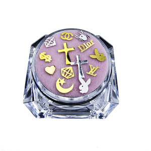 Kit professionnel de bijoux dentaires, formes géométriques variées, plaqué or 18 carats et options lumineuses, préféré par les dentistes - Product Image 3