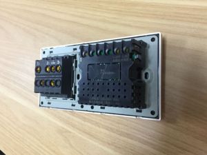 Système de contrôle de <span class=keywords><strong>chambre</strong></span> <span class=keywords><strong>d</strong></span>'<span class=keywords><strong>hôtel</strong></span> Greentech, interrupteur intelligent avec panneau tactile, matériau PC durable, étanche et design rétro - Product Image 6