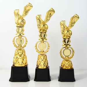 Trophée <span class=keywords><strong>de</strong></span> football en plastique doré <span class=keywords><strong>de</strong></span> haute qualité, série sportive, vente en gros, conception personnalisée - Product Image 3
