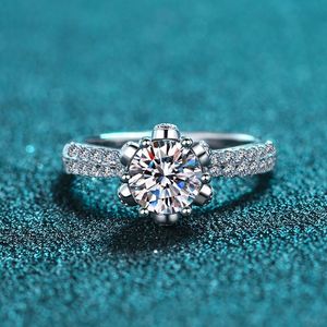 Anillo de compromiso de boda de moissanita de Plata de Ley 925 personalizado de 1CT para mujer con certificado Gra - Product Image 3